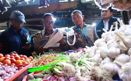 Polres Tanjungperak Melalui Satgas Pangan Pastikan Stok Bapokting Terkendali