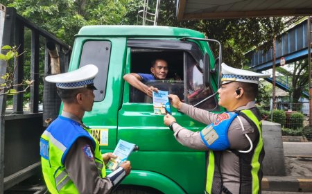 Ditlantas Polda Jatim Tertibkan Penggunaan Lajur Jalan Tol      
