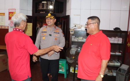Pastikan Imlek Kondusif, Kapolres Gresik Tinjau Pengamanan di Klenteng Kim Hin Kiong