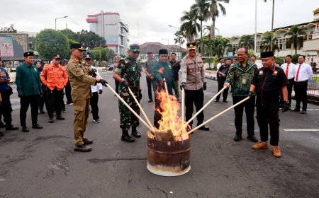 Ribuan Botol Miras Dimusnahkan, Polres Jember Tegakkan Aturan