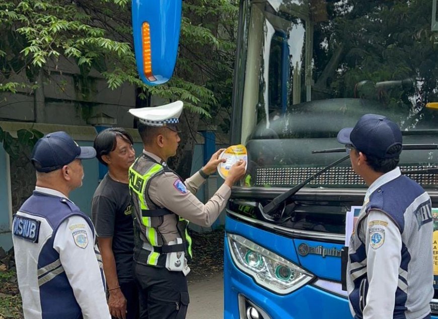 Polres Mojokerto Kota Pastikan Angkutan Umum Laik Jalan di Operasi Keselamatan Semeru 2026