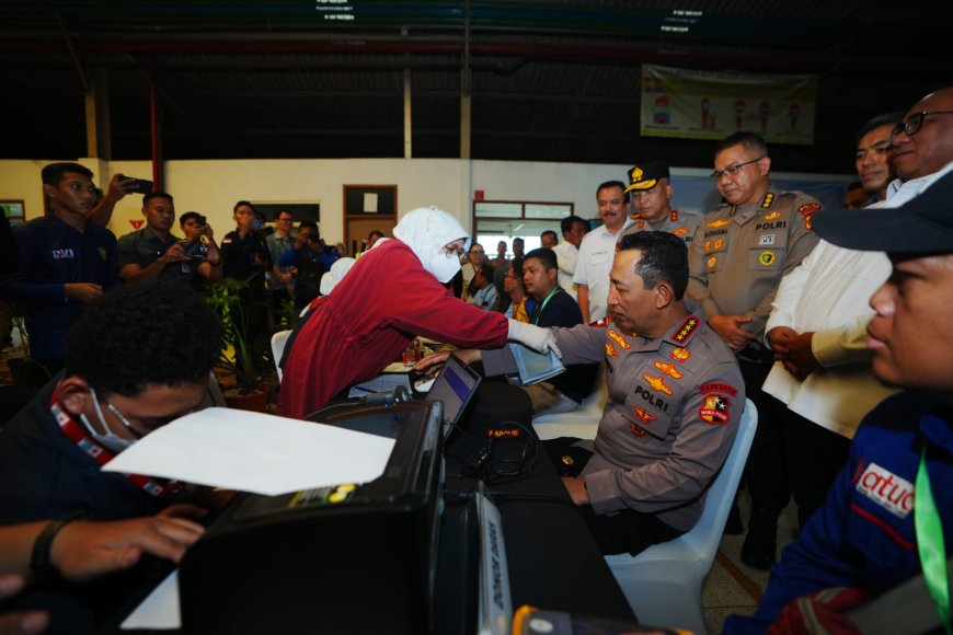 Kapolri Ikut Meriahkan HUT ke-53 KSPSI Lewat Donor Darah