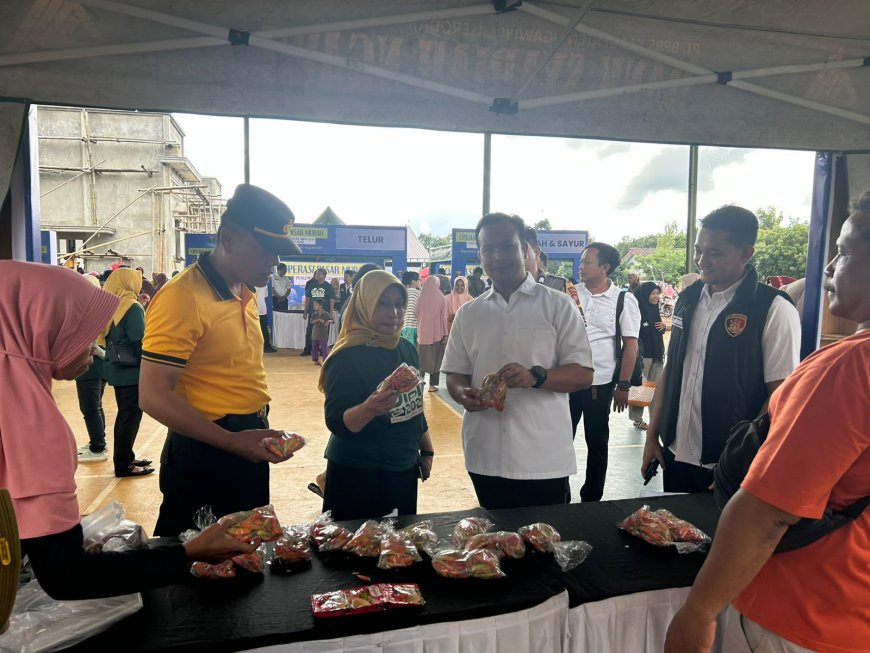 Polres Ngawi Bersinergi dengan Pemkab dalam Pengamanan Operasi Pasar Murah