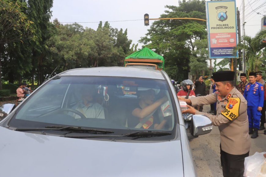 Layanan Samsat dan SIM Keliling Polres Probolinggo Disambut Warga