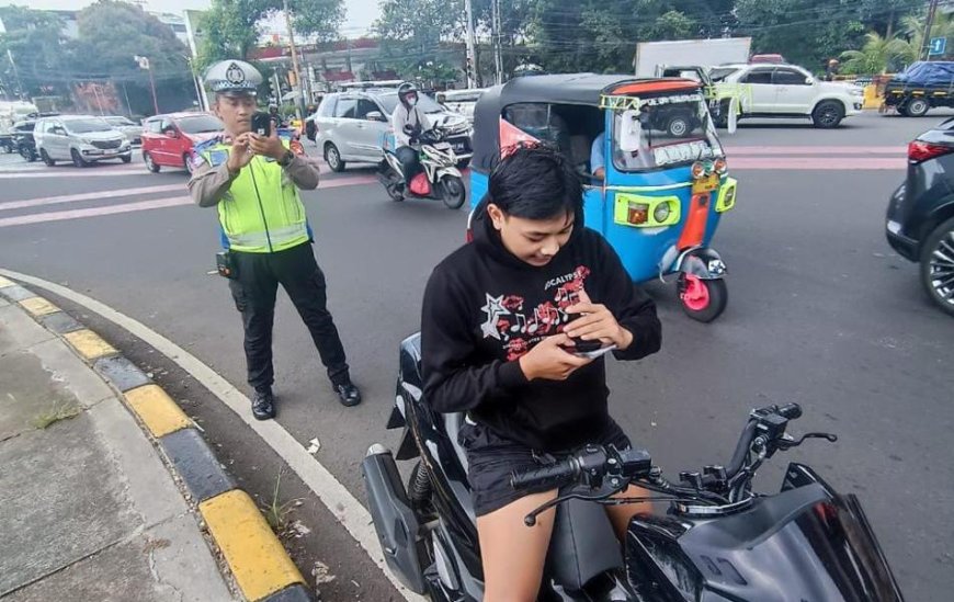 Dakgar Handheld Polda Metro Jaya Jaring Puluhan Pelanggar