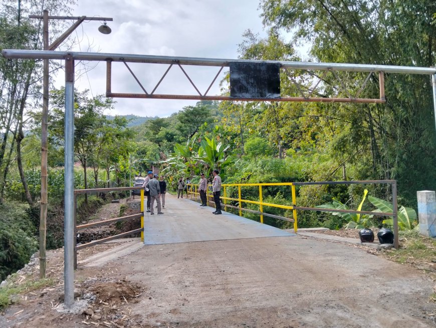 Polres Ponorogo Bangun Jembatan Merah Putih Presisi, Akses Warga Lebih Mudah