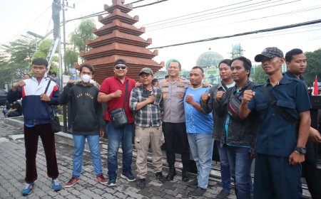Aksi Damai Buruh Dapat Pujian Kepolisian