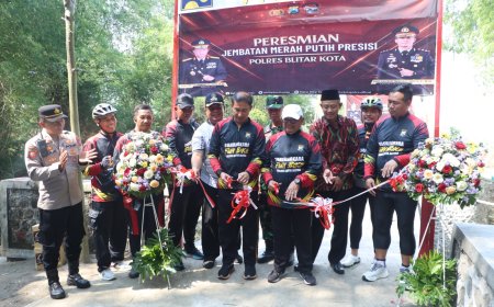 Polres Blitar Kota Resmikan Jembatan Merah Putih Presisi Penghubung Dua Desa