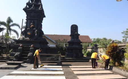 Aksi Bersih Tempat Ibadah Warnai Rangkaian Hari Bhayangkara ke-80